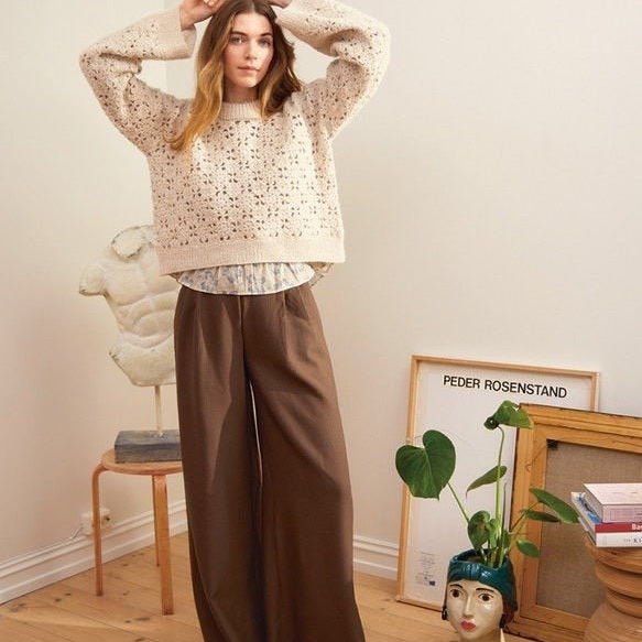 2403 NR. 6 FLEUR SWEATER - Modèle - Sandnes Garn