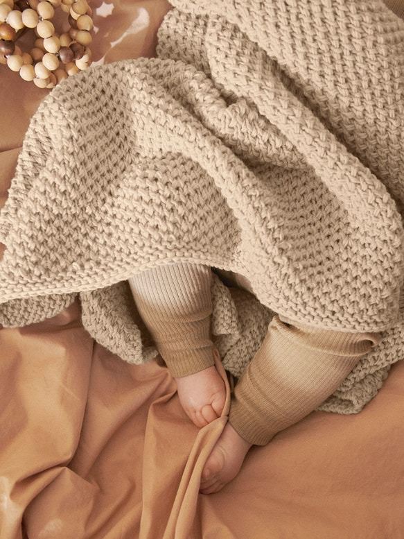 2406 - 06 Bee Blanket - Sandnes Garn