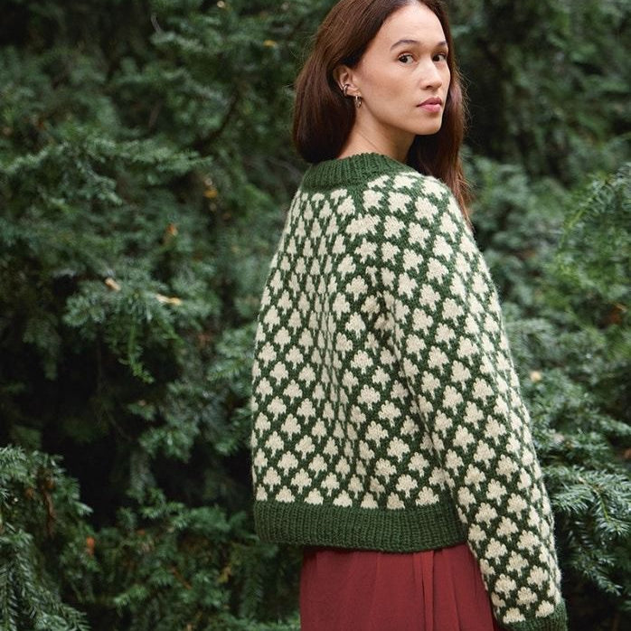 2511 - 2 Christmas Tree Sweater - Sandnes Garn