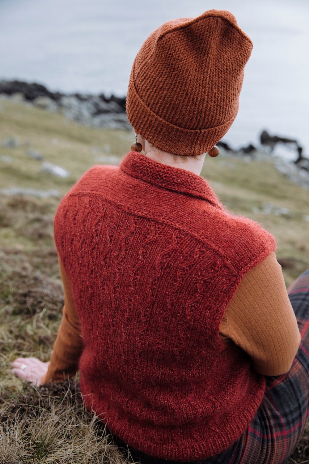 Shetland Shades: Stories in Wool by Gudrun Johnston - Precommande - Laine Magazine