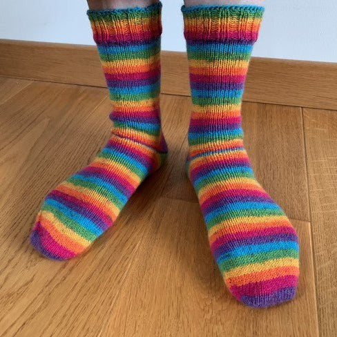 811 - Passionfruit Cooler KIT CHAUSSETTES - COMPOTE A L'ARC EN CIEL - Laine et Tricot