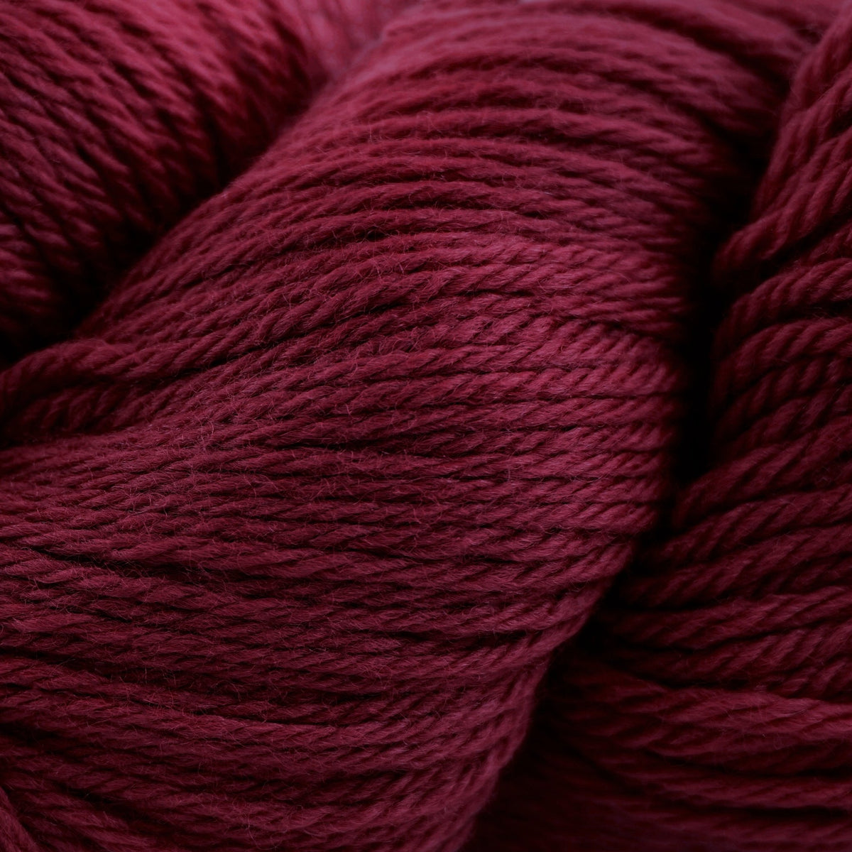 2401 - Bordeaux 220 WOOL - Cascade Yarns
