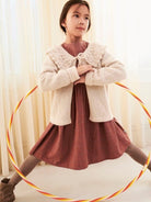 2401 - 7 Lilly Blouse Junior - Modèle - Sandnes Garn