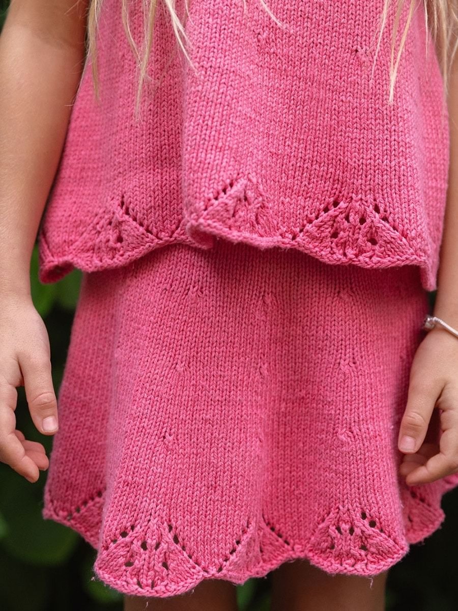 2405 - 06 a et b - Augustine Skirt / Singlet Junior - Sandnes Garn
