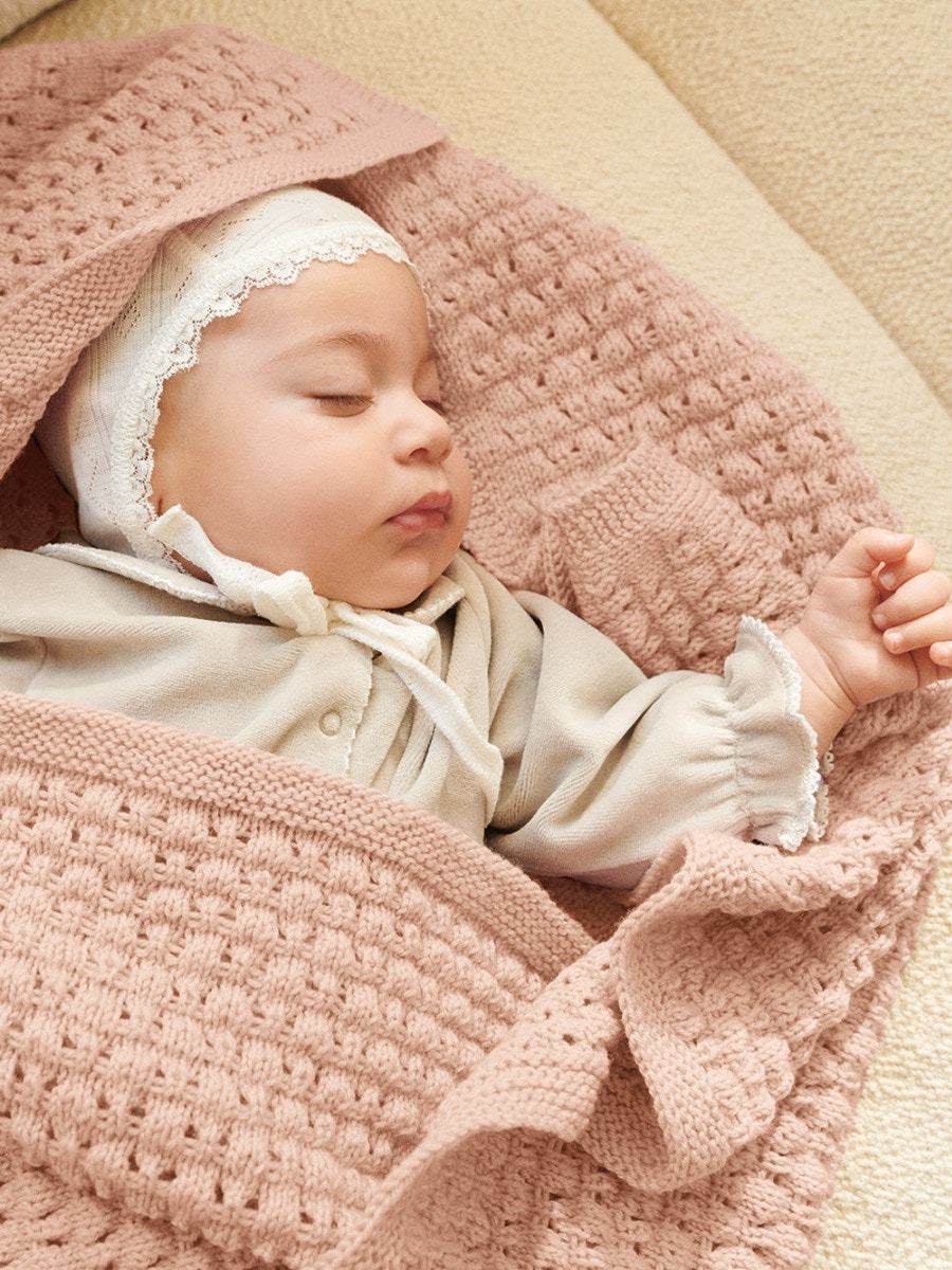 2406 - 02 Butterfly Blanket - Sandnes Garn
