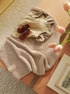 2406 - 06 Bee Blanket - Sandnes Garn
