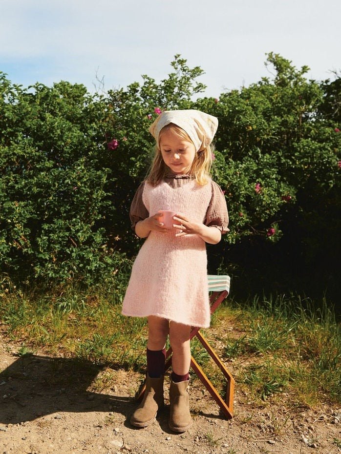 2506 - 01 Meadow Dress junior - Sandnes Garn
