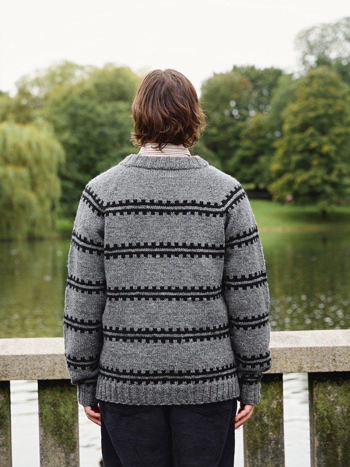 2513 - 2 Ridge Sweater Man - Sandnes Garn