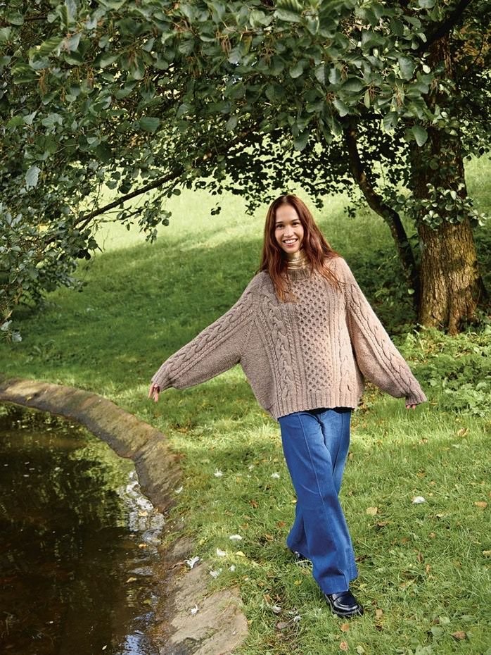 2513 - 4 Wilbur Cable Sweater - Sandnes Garn