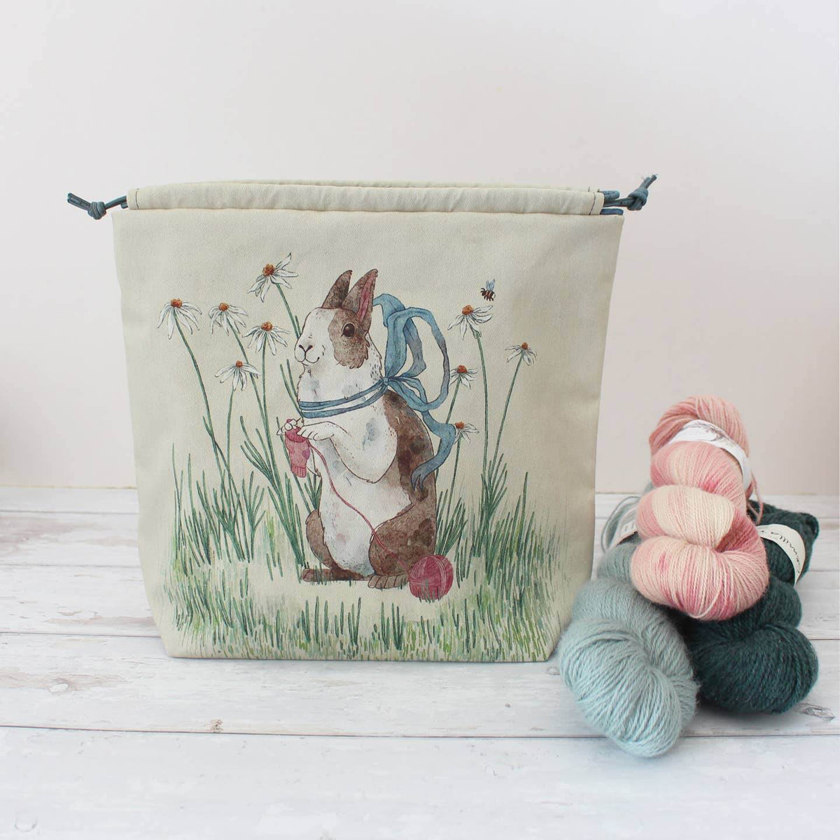 Daisy le lapin tricoteur Sock Size Sac à projets tricot The Blue Rabbit House - The Blue Rabbit House