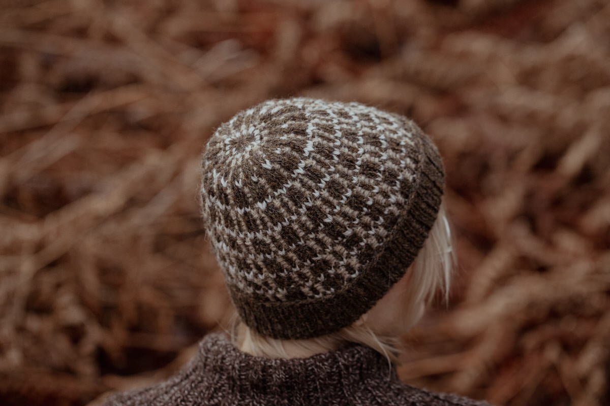 The Island and the Forest : A Knitted Correspondence - Laine Magazine