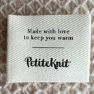 Made with love to keep you warm - Version 2023 Etiquette en tissu PetiteKnit - Petite Knit