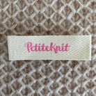 Petite Knit Rose Bubble Gum Etiquette en tissu PetiteKnit - Petite Knit