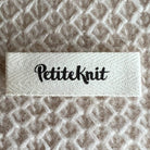 PetiteKnit Etiquette en tissu PetiteKnit - Petite Knit