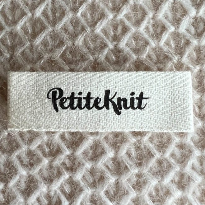 PetiteKnit Etiquette en tissu PetiteKnit - Petite Knit